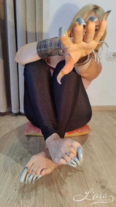 Photosession "Blonde with Bracelets"