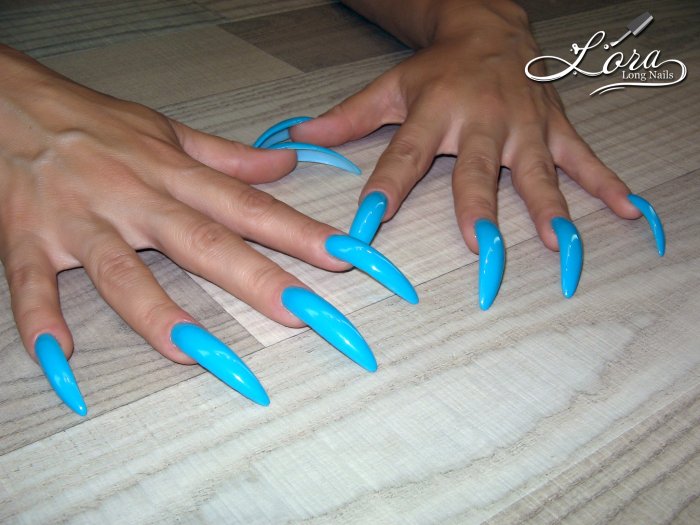 Long blue nails - photo shoot for the video (archive 05.08.2018)