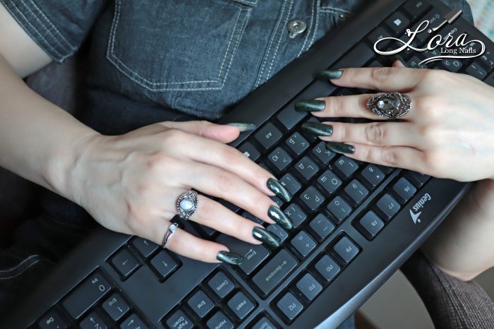 Photoshoot hands and keyboard for video (29.04.2019)