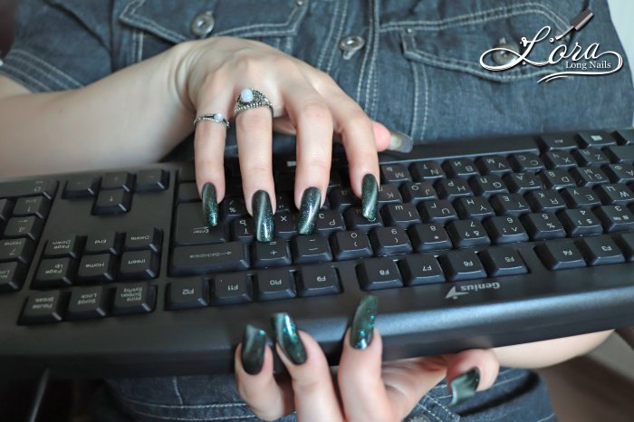 Photoshoot hands and keyboard for video (29.04.2019)