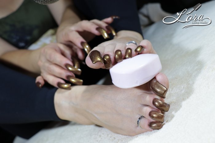 Photoshoot for the video "Close-up of long toenails" (18.09.2020)