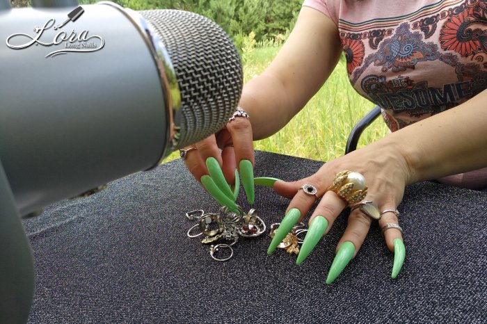 Nails, rings and asmr in the forest 🌲