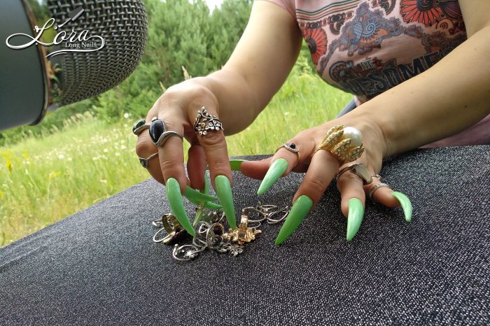 Nails, rings and asmr in the forest 🌲