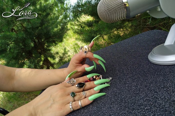 Nails, rings and asmr in the forest 🌲
