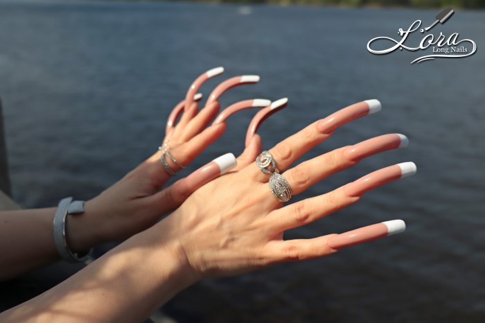 Photo session of long nails on the embankment of the Dnieper river in Kiev