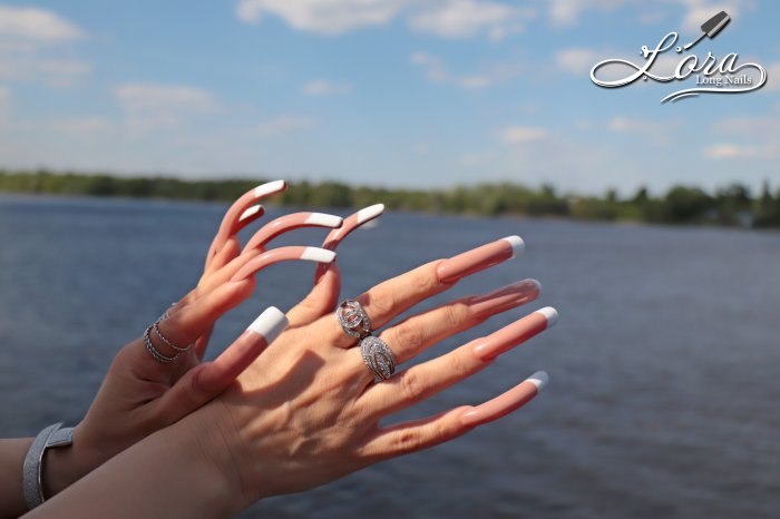 Photo session of long nails on the embankment of the Dnieper river in Kiev
