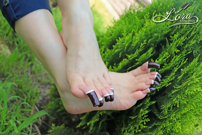 Long toenails ☀️ Summer home walk