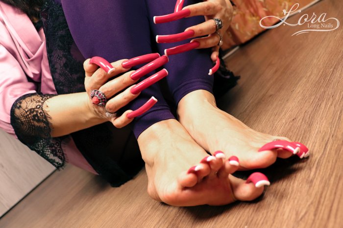 Photosession 🌸 Long pink french nails