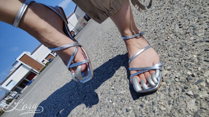Photoshoot "Silver toenails, walking in public place"