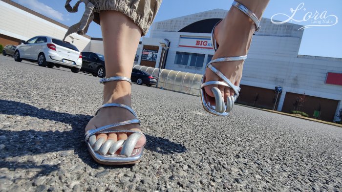 Photoshoot "Silver toenails, walking in public place"