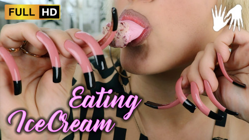 Eating ice cream (short)