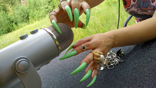 Nails, rings and asmr in the forest 🌲