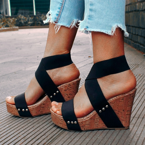 Platform sandals with elastic strap